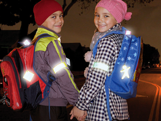 светоотражающие элементы для пешеходов – важно для детей и взрослых - фото - 1